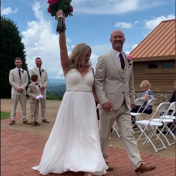 💍 Custom white wedding dress with slit 💍 - Picture 2 of 8